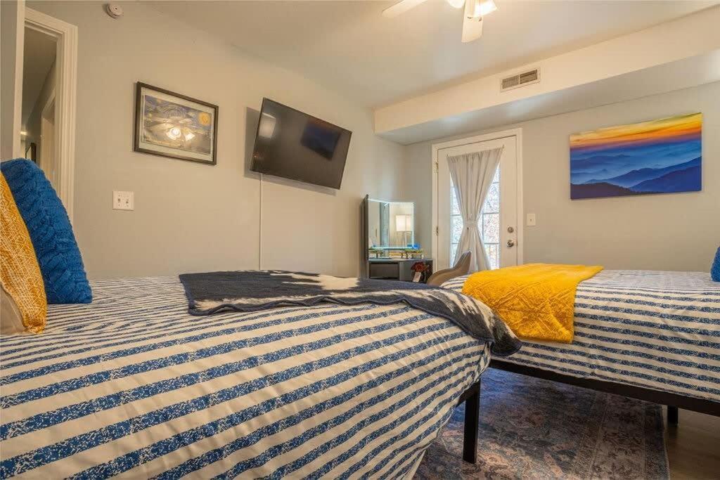 גטלינבורג Sasquatch Lodge E Sleeps 13 מראה חיצוני תמונה